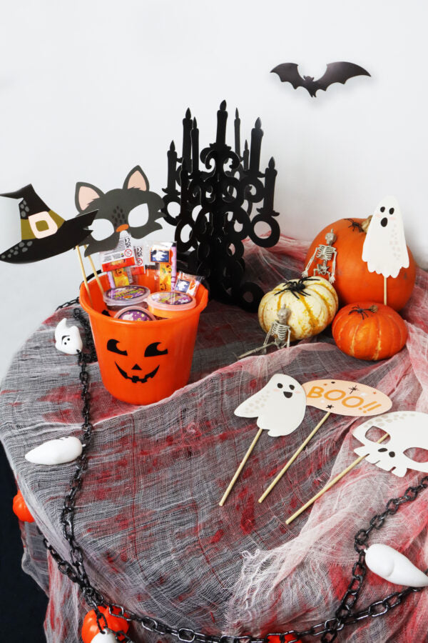 Bloodied Gauze Halloween Decoration 152x213cm – Spooky Party & Haunted House Accessory